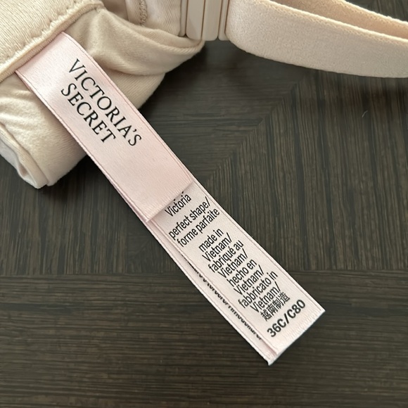 Victoria Secret perfect shape 36C - Picture 4 of 4